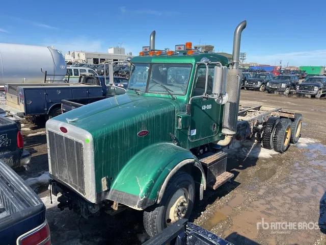 2006 Peterbilt 378 6x4 Cab and Chassis