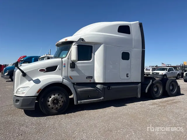 2020 Peterbilt 579 6x4 T/A Sleeper Truck Tractor