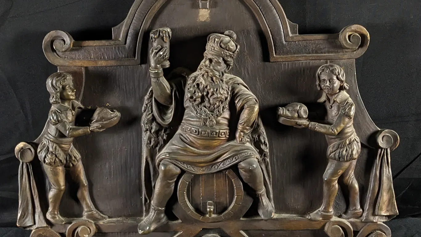 PLASTER SIGN KING GAMBRINUS "KING OF BEER"