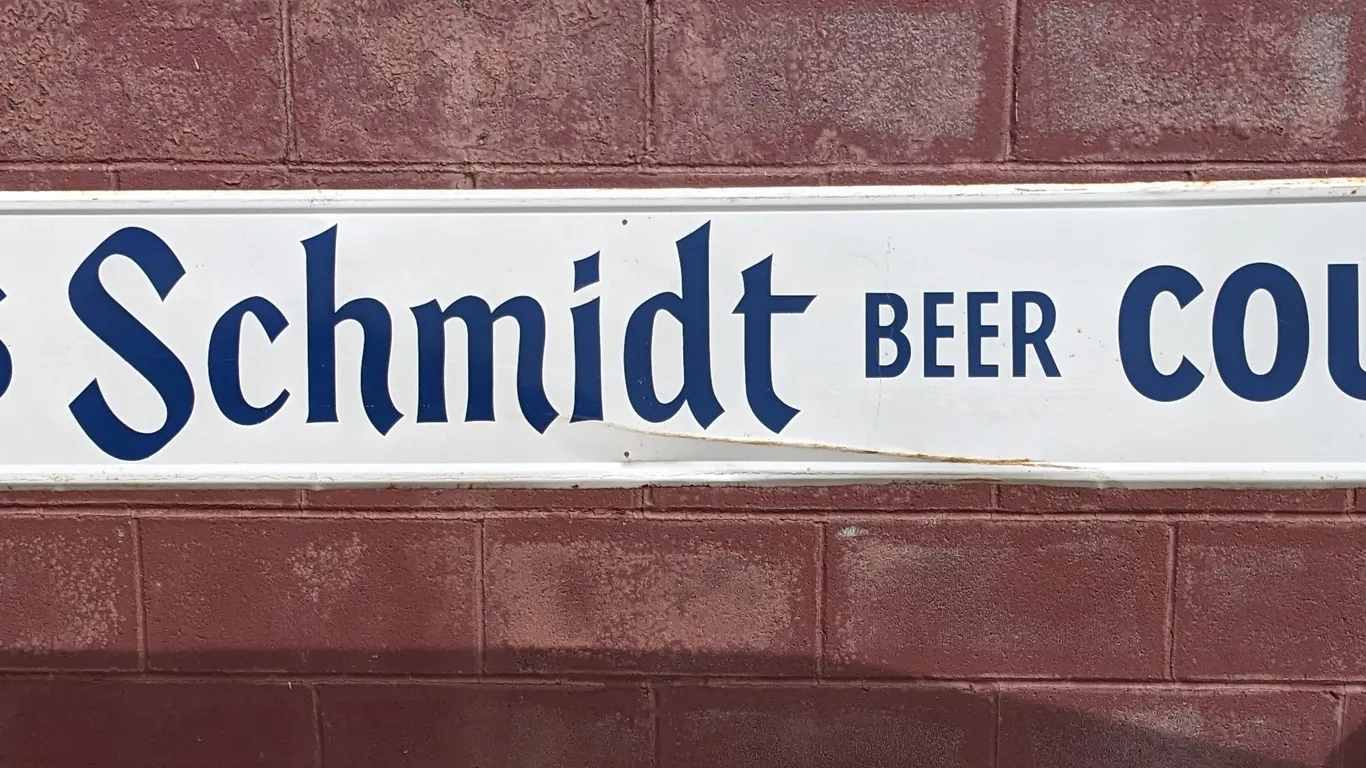 UNUSUAL TIN BEER SIGN THIS IS SCHMIDT BEER COUNTRY ST PAUL MINNESOTA