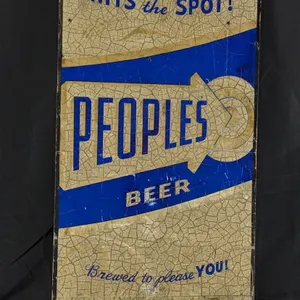 FLAT TOP BEER CAN SIGN PEOPLES BEER HITS THE SPOT OSHKOSH WISCONSIN