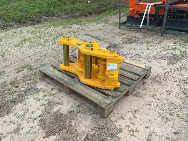 2026 Handy HEC320 Hydraulic Excavator Coupler - Fits Cat 320 (Unused)