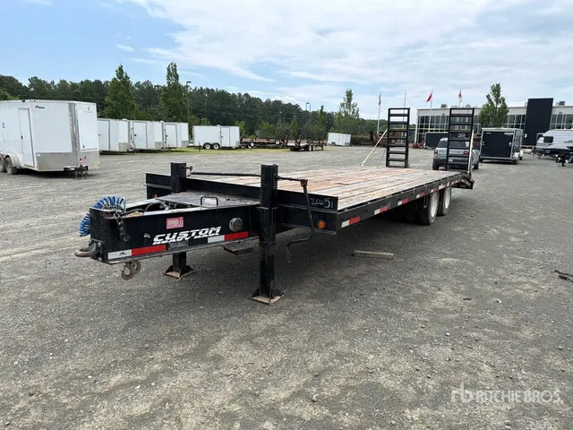 2021 Lucon 22T232ALP 29 ft T/A Equipment Trailer