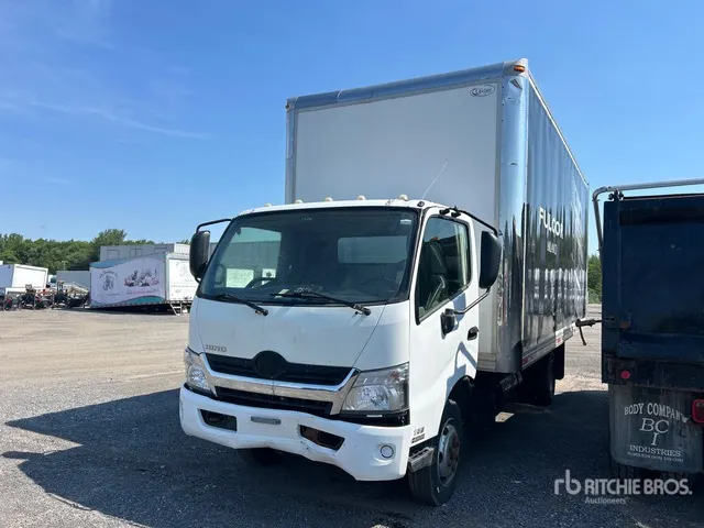 2020 Hino 195 4x2 Moving Van Truck