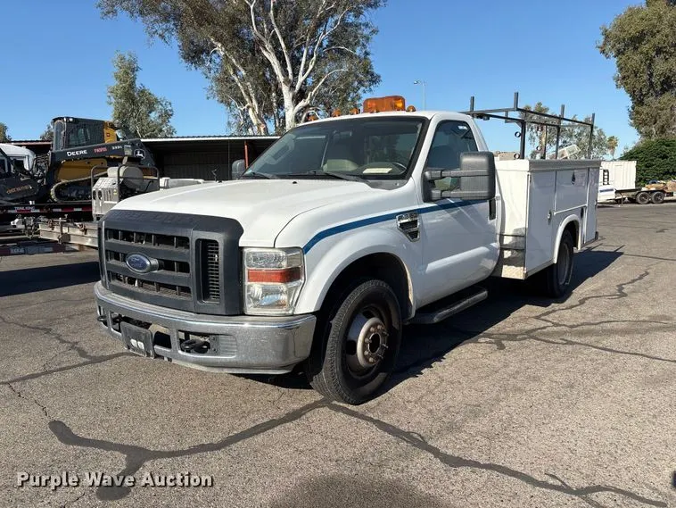 2008 Ford F350 Super Duty utility bed pickup truck