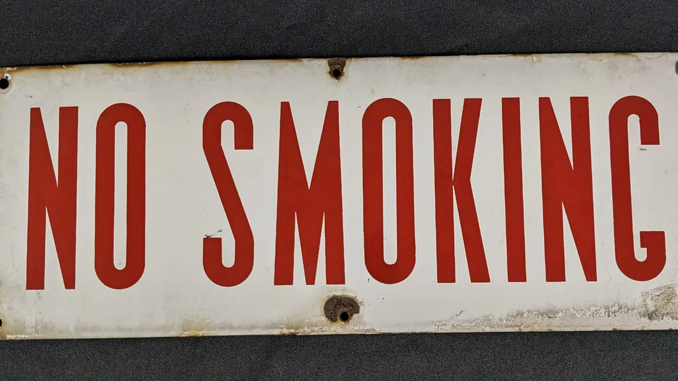 PORCELAIN SIGN NO SMOKING