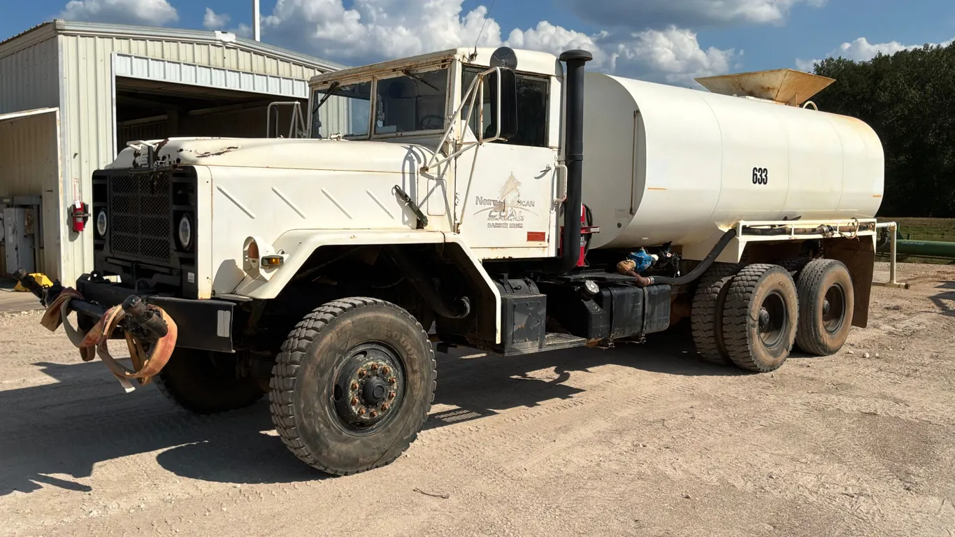 1986 BMY-HASCO M SERIES 5 TON 6X6 TANDEM AXLE WATER TRUCK VIN: 3400288