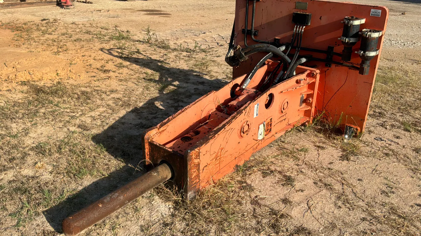 NPK GH-6 HYDRAULIC HAMMER SN: 111151 TO FIT KOMATSU W 450 WHEEL LOOADER MOUNT