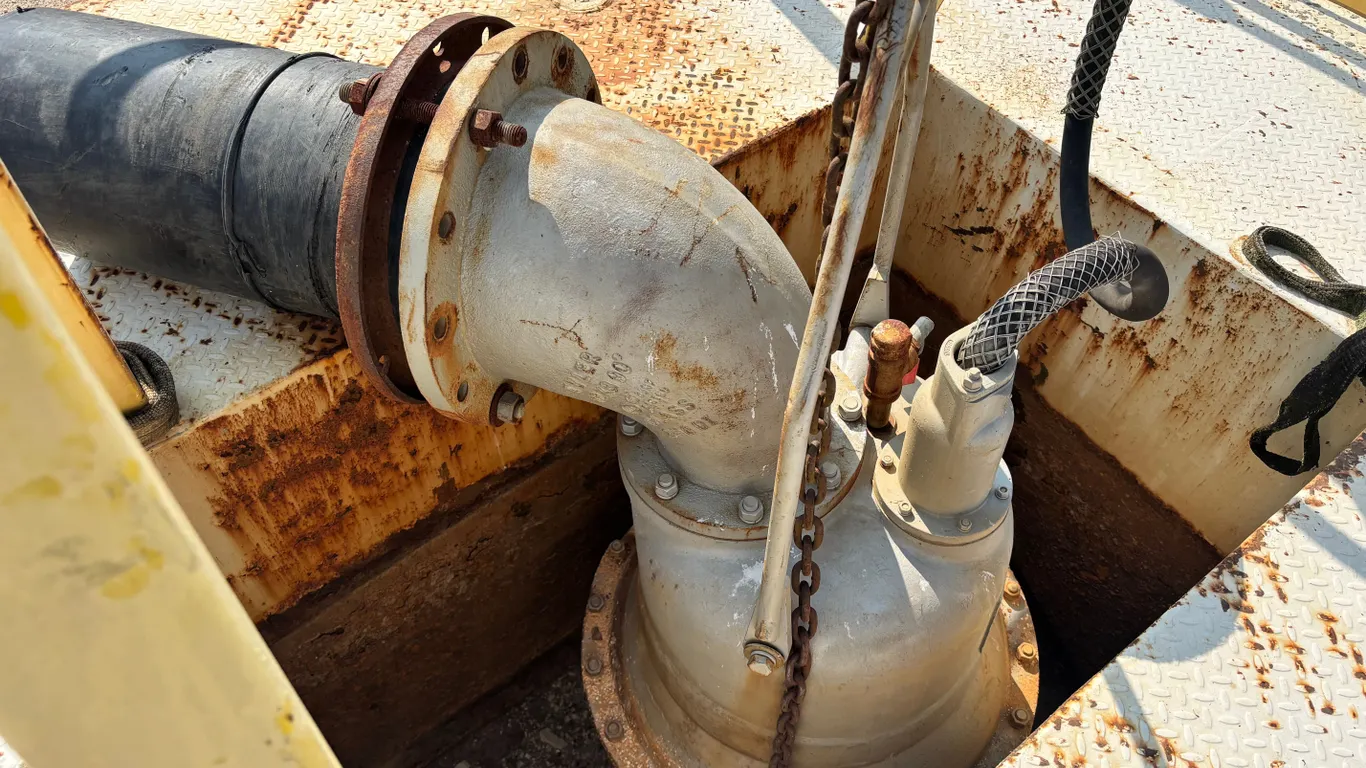 GORMAN RUPP S8C18-E140 8 IN. ELECTRIC SUBMERSIBLE DEWATERING BARGE MOUNTED PUMP SN: 1143236N