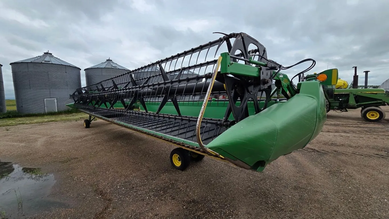 John Deere 640D 40' draper head