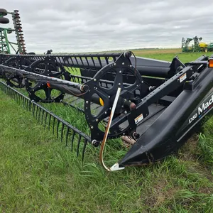 2010 MacDon D50 30' draper head