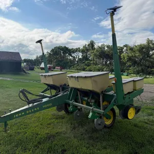 John Deere 7000 Planter