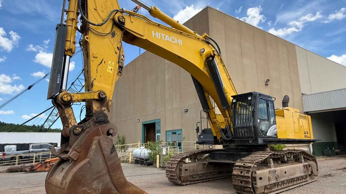 Hitachi ZX870LCH Excavator
