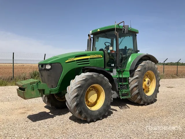 2004 John Deere 7720 4WD Tractor