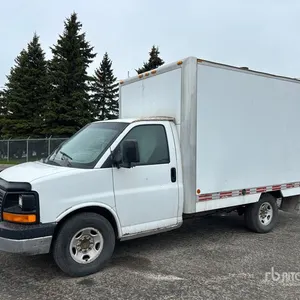 2004 GMC Savana 3500 4x2 Van Truck