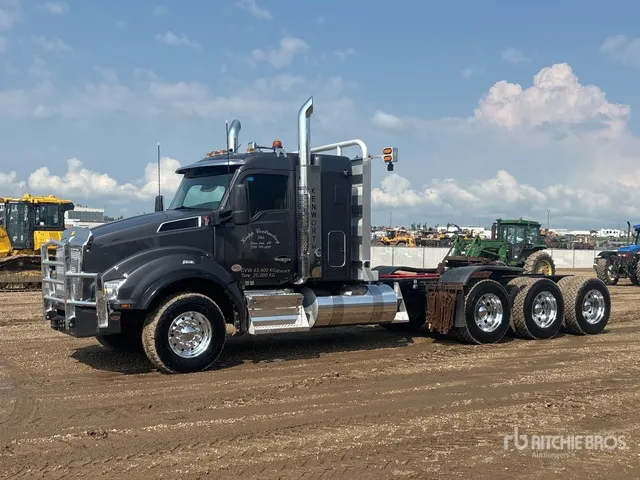 2026 Kenworth T880 8x6 Logging Tri/A Sleeper Truck Tractor