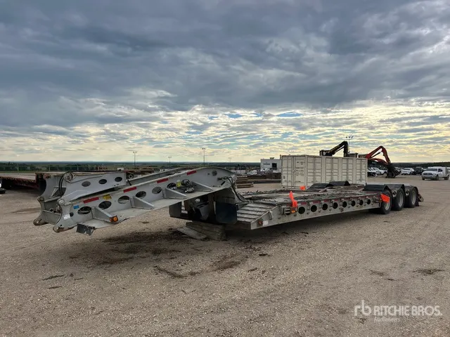 2006 Peerless LB60 Tri/A Removable Gooseneck Lowboy Trailer