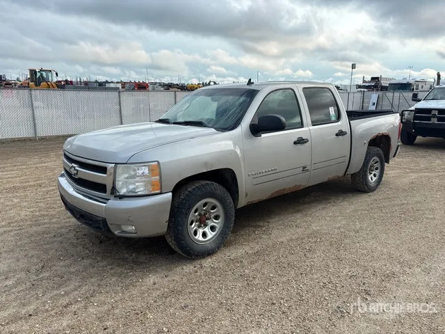 2008 Chevrolet Silverado 1500 LT 4x4 Crew Cab Pickup