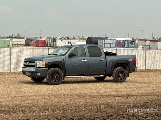 2007 Chevrolet Silverado 1500 LT 4x4 Crew Cab Pickup