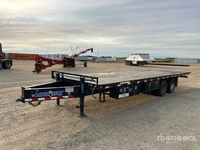 2014 Load Trail 26 ft T/A Tilt Deck Trailer
