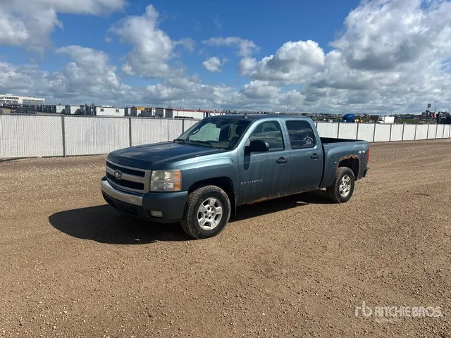 2007 Chevrolet Silverado 1500 LT 4x4 Crew Cab Pickup
