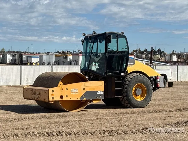 2013 Volvo SD116DX Smooth Drum Compactor