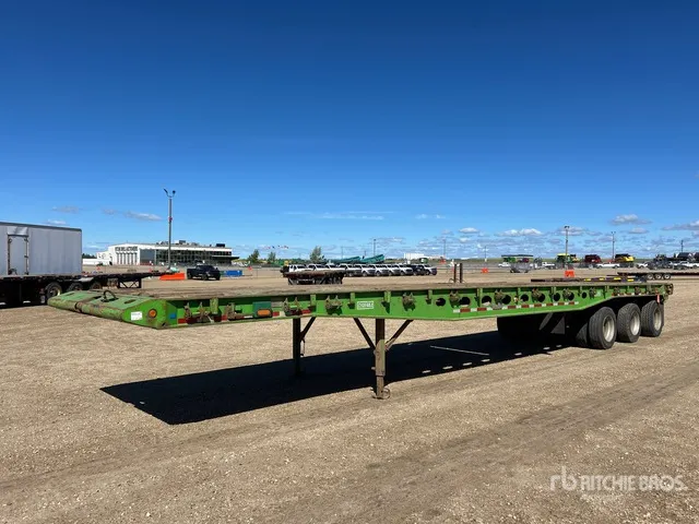 2000 Peerless 48 ft Tri/A Flatbed Oilfield Trailer