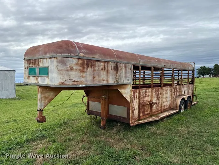Chief's Trailer Mfg. livestock trailer