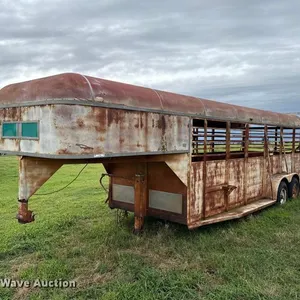 Chief's Trailer Mfg. livestock trailer