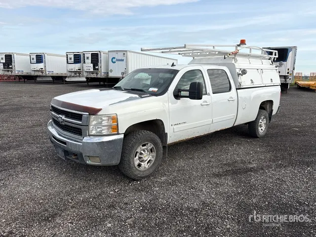 2008 Chevrolet Silverado 3500HD 4x4 Crew Cab Pickup