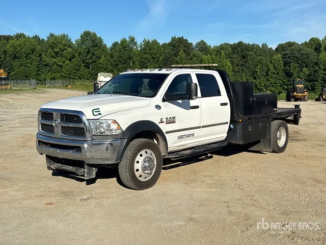 2017 Ram 4500 4x4 Crew Cab Flatbed Truck