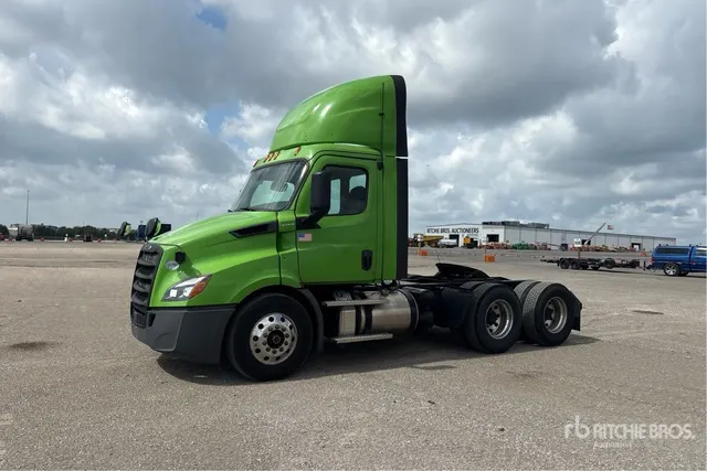2020 Freightliner Cascadia 116 T/A Day Cab Truck Tractor