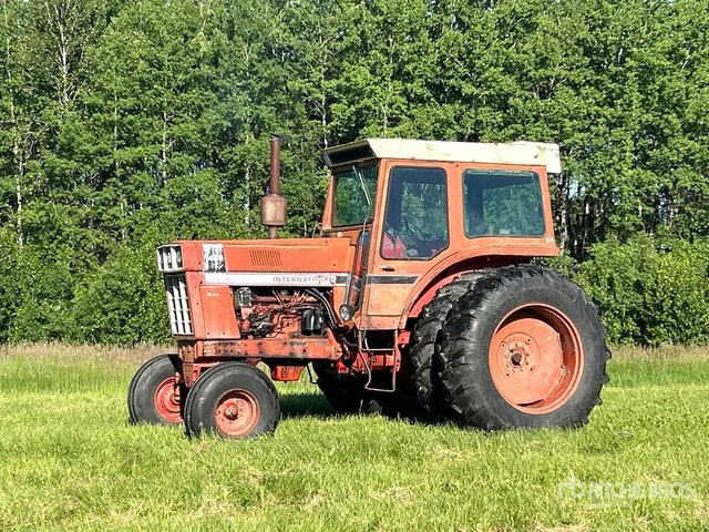 1976 International 1466 2WD Tractor