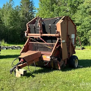 Massey Ferguson 1560 Round Baler