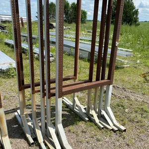 6 METAL STANDS