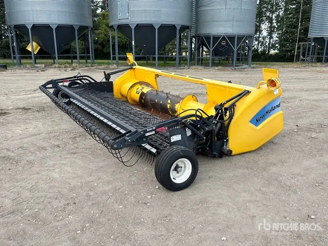 2007 New Holland 76C 14 ft Combine Pickup Header