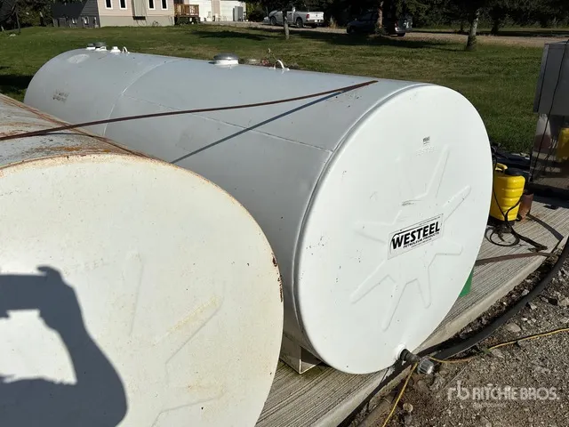 2008 Westeel 1000 gal Fuel Tank