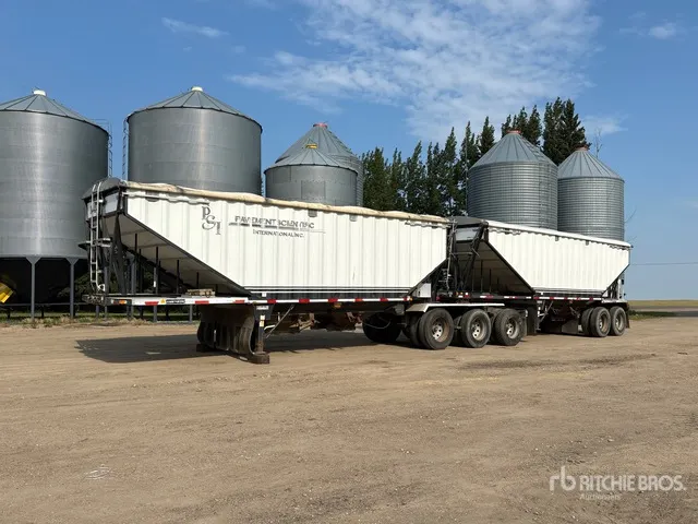 2002 Lode King 28 ft Tri/A Super B-Train Lead Grain Trailer