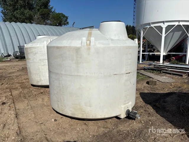 1400 gal Water Tank