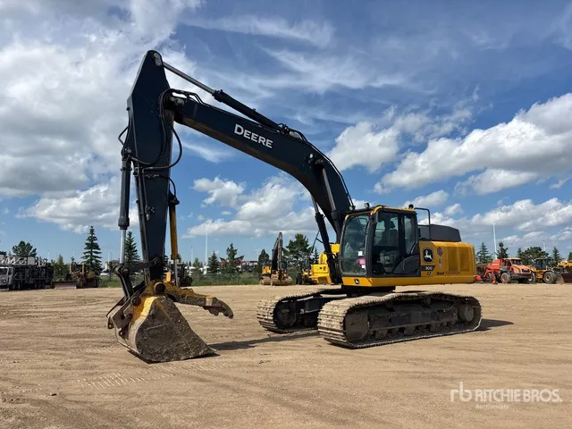 2023 John Deere 300 P-Tier Tracked Excavator
