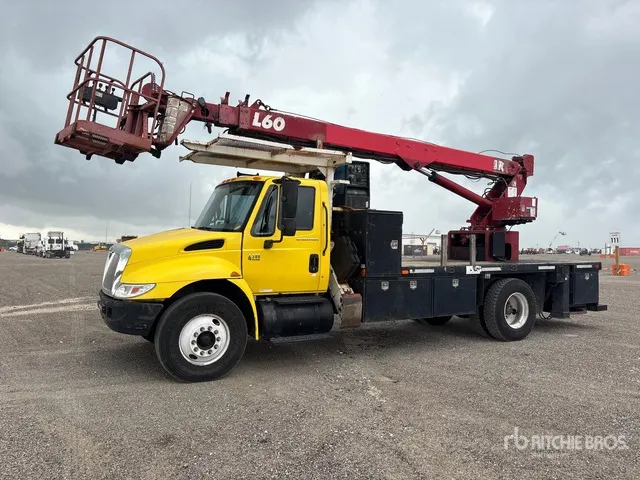 Elliott L-60 60 ft on 2005 International 4300 4x2 Bucket Truck