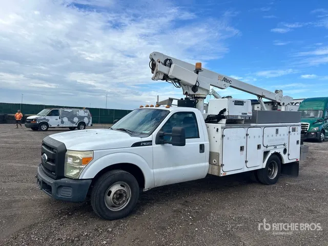 Altec AT200A 30 ft on 2012 Ford F-350 XL 4x2 Bucket Truck