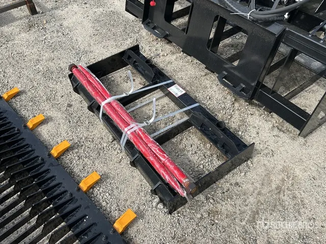 2026 GIYI GY-BF47 47 in Skid Steer Bale Spear (Unused)