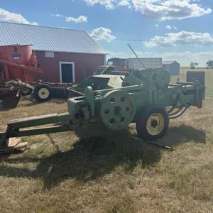 John Deere 14T Baler