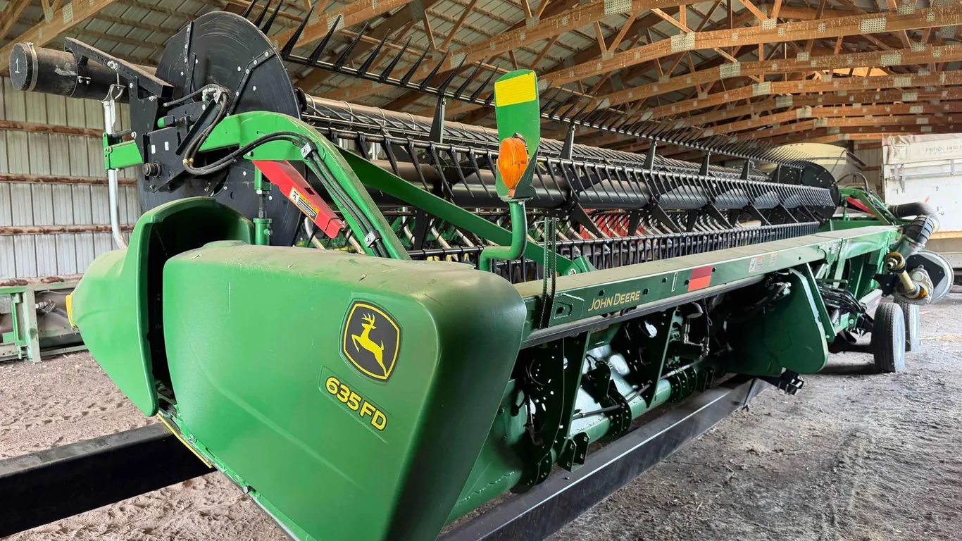 John Deere 635F Draper Header