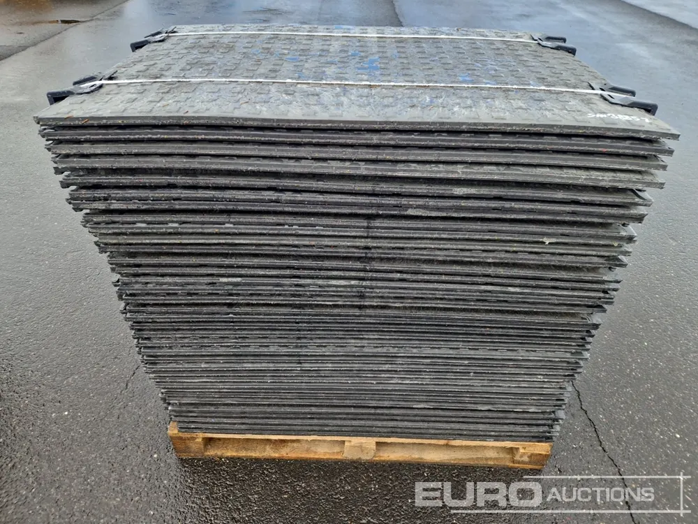 Unused Pallet of Plastic Connectable Road Plates, 1200x800x28mm, 22kg per Plate (35 of)