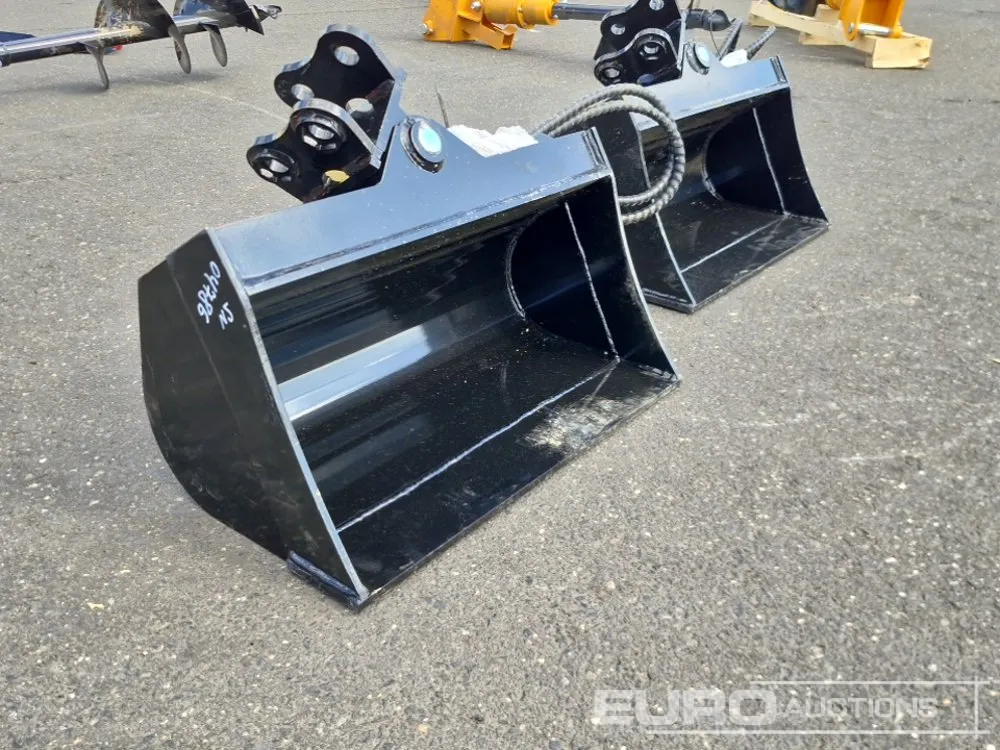Unused 2026 Captok 24" Tilting Bucket to suit 1-2 Ton Excavator, Pin Diameter: 1" (2 of)