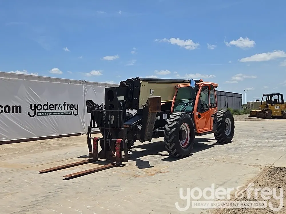 2018 JLG 1055