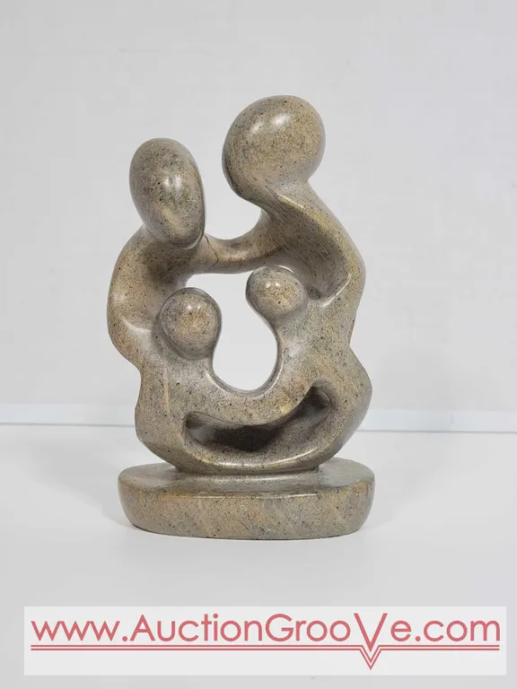 Shona Family of 4. 6 x 3.5 x 2. E1