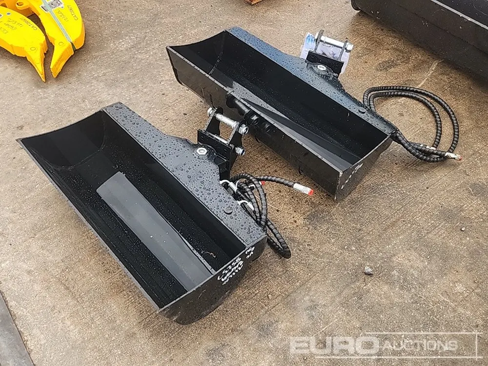 Unused 2026 Captok 32" Tilting Bucket to suit Mini Excavator (2 of)
